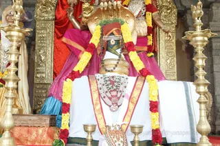http://nithyananda.org/sites/default/files/photo-gallery/2016-6june-15th-nithyananda-diary_IMG_2674_bengaluru-aadheenam-nithyanandeshwara-temple-deities.jpg