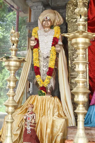 http://nithyananda.org/sites/default/files/photo-gallery/2016-6june-15th-nithyananda-diary_IMG_2676_bengaluru-aadheenam-nithyanandeshwara-temple-deities.jpg