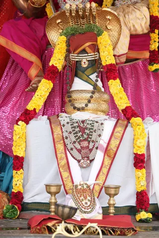 http://nithyananda.org/sites/default/files/photo-gallery/2016-6june-15th-nithyananda-diary_IMG_2938_bengaluru-aadheenam-nithyanandeshwara-temple-deities.jpg