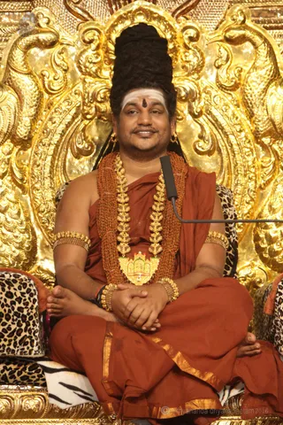 http://nithyananda.org/sites/default/files/photo-gallery/2016-6june-18th-nithyananda-diary_IMG_3500_bengaluru-aadheenam-ndy-tamil-day1-swamiji.jpg