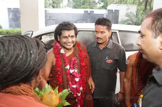 http://nithyananda.org/sites/default/files/photo-gallery/2016-6june-20th-nithyananda-diary_IMG_3717_varanasi-preIA-arrives_to_kashi-swamiji_0.jpg