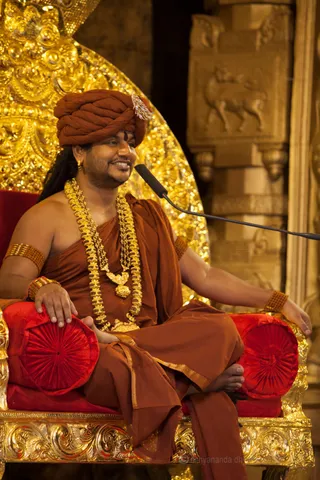 http://nithyananda.org/sites/default/files/photo-gallery/2016-6june-27th-nithyananda-diary_IMG_4998_varanasi-aadheenam-IA-day2-nithya-satsang-swamiji.jpg