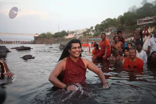 http://nithyananda.org/sites/default/files/photo-gallery/2016-6june-2nd-nithyananda-diary_IMG_0083_omkareshwara-aadheenam-narmada-snaan-swamiji.jpg