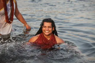 http://nithyananda.org/sites/default/files/photo-gallery/2016-6june-2nd-nithyananda-diary_IMG_9859_omkareshwara-aadheenam-narmada-snaan-swamiji.jpg