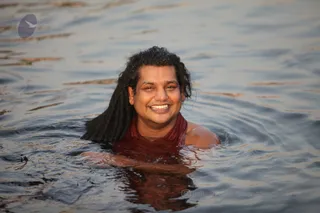 http://nithyananda.org/sites/default/files/photo-gallery/2016-6june-2nd-nithyananda-diary_IMG_9868_omkareshwara-aadheenam-narmada-snaan-swamiji.jpg