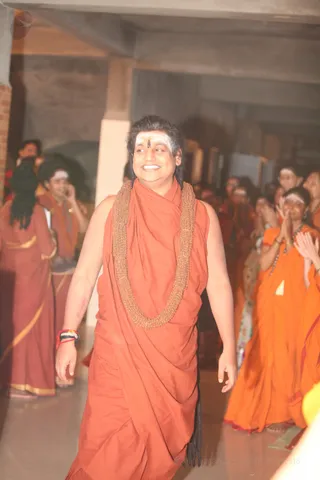 http://nithyananda.org/sites/default/files/photo-gallery/2016-6june-4th-nithyananda-diary_IMG_1147_omkareshwara-aadheenam-krama-adheenavasi-deeksha-swamiji.jpg