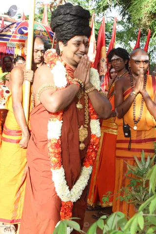http://nithyananda.org/sites/default/files/photo-gallery/2016-6june-7th-nithyananda-diary_IMG_1248_bengaluru-aadheenam-welcome-home-swamiji.jpg