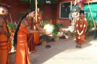 http://nithyananda.org/sites/default/files/photo-gallery/2016-6june-7th-nithyananda-diary_IMG_1273_bengaluru-aadheenam-welcome-home-swamiji.jpg
