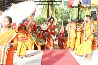 http://nithyananda.org/sites/default/files/photo-gallery/2016-6june-7th-nithyananda-diary_IMG_1320_bengaluru-aadheenam-welcome-home-swamiji.jpg