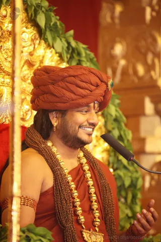 http://nithyananda.org/sites/default/files/photo-gallery/2016-7july-11th-nithyananda-diary_IMG_9709_varanasi-aadheenam-nithy-satsang-swamiji.jpg