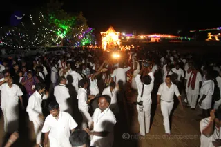 http://nithyananda.org/sites/default/files/photo-gallery/2016-7july-19th-nithyananda-diary_IMG_0268_bengaluru-aadheenam-gurupurnima-rathotsavam-swamiji.jpg