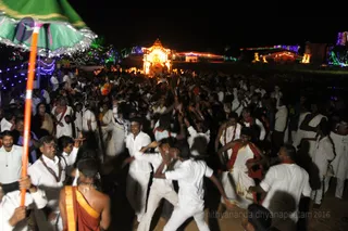 http://nithyananda.org/sites/default/files/photo-gallery/2016-7july-19th-nithyananda-diary_IMG_0283_bengaluru-aadheenam-gurupurnima-rathotsavam-swamiji.jpg