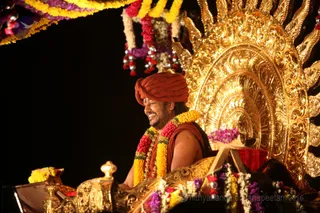 http://nithyananda.org/sites/default/files/photo-gallery/2016-7july-19th-nithyananda-diary_IMG_5427_bengaluru-aadheenam-gurupurnima-rathotsavam-swamiji.jpg