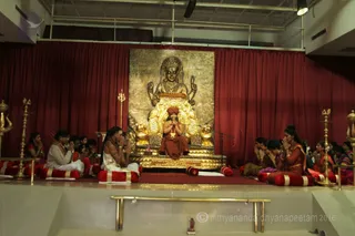 http://nithyananda.org/sites/default/files/photo-gallery/2016-8aug-21st-nithyananda-diary_IMG_5263_bengaluru-smkt-dance-dine-divine-swamiji_0.jpg