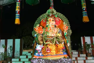 http://nithyananda.org/sites/default/files/photo-gallery/2016-9sept-13th-nithyananda-diary_IMG_2251_bengaluru-aadheenam-nithyanandeshwara-temple.jpg