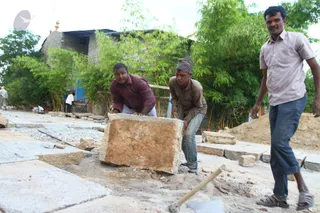 http://nithyananda.org/sites/default/files/photo-gallery/2016-9sept-7th-nithyananda-diary_IMG_0585_bengaluru-aadheenam-road-construction.jpg