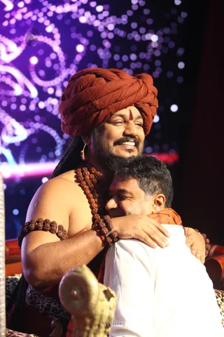 http://nithyananda.org/sites/default/files/photo-gallery/2017-08-Aug-04_nithyananda-diary_Sadashivoham-EnergyDarshan_Bengaluru-AadheenamIMG_7274.JPG