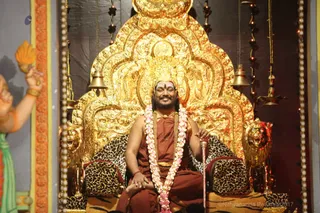 http://nithyananda.org/sites/default/files/photo-gallery/2017-08-Aug-09-nithyananda-diary_bengaluru-adheenam_pratyaksha-pada-puja_IMG_0301_0.JPG