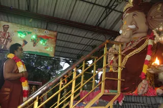 http://nithyananda.org/sites/default/files/photo-gallery/2017-08-Aug-16-nithyananda-diary_bengaluru-adheenam_ganesha-brahmotsavam-prana-prathishtha_IMG_0188_0.JPG