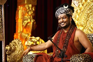 https://www.nithyananda.org/sites/default/files/photo-gallery/2017-08-Aug-27-nithyananda-diary_bengaluru-adheenam_initiation-into-mahasadashivoham_IMG_0353_0.JPG?1503905317