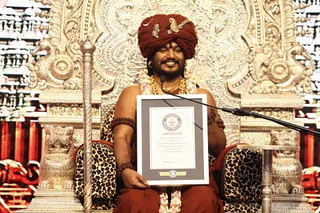 http://nithyananda.org/sites/default/files/photo-gallery/2017-09-Sep-29-nithyananda-diary_bengaluru-adheenam_vijay-dashami-satsang-guinness-world-record_IMG_1475_0.jpg