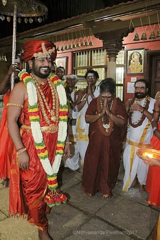 http://nithyananda.org/sites/default/files/photo-gallery/2017-10-Oct-18_nithyananda-diary_bengaluru-aadheenam_diwali-procession_IMG_4798.JPG
