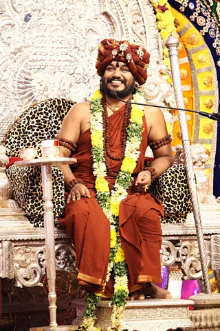 http://nithyananda.org/sites/default/files/photo-gallery/2017-10-Oct-19_nithyananda-diary_bengaluru-aadheenam_ask-the-avatar-tamil-satsang_IMG_6300.JPG