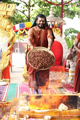 http://nithyananda.org/sites/default/files/photo-gallery/2017-10-Oct-20_nithyananda-diary_bengaluru-aadheenam_kali-puja-poornahuti_IMG_7286.JPG
