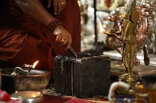 http://nithyananda.org/sites/default/files/photo-gallery/2017-10-Oct-25-nithyananda-diary_bengaluru-adheenam_putrakameshti-aushadha-process_IMG_1154.jpg