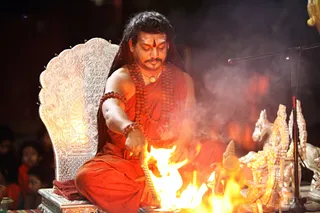 http://nithyananda.org/sites/default/files/photo-gallery/2017-10-Oct-25-nithyananda-diary_bengaluru-adheenam_putrakameshti-aushadha-process_IMG_8621.jpg