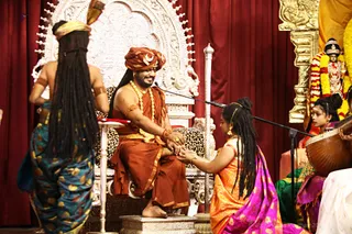 http://nithyananda.org/sites/default/files/photo-gallery/2017-10-Oct-31-nithyananda-diary_bengaluru-adheenam_ask-the-avatar-satsang_IMG_0166.jpg