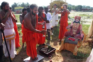 http://nithyananda.org/sites/default/files/photo-gallery/2017-10-Oct-31-nithyananda-diary_bengaluru-adheenam_mahasasdashivoham-bhumi-puja_IMG_7674.jpg