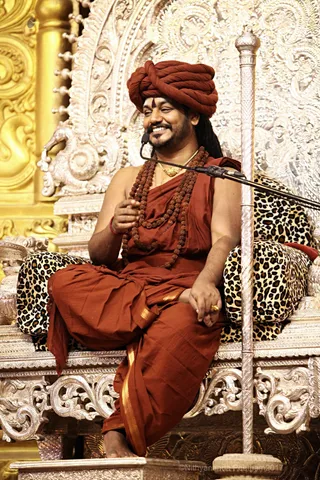 http://nithyananda.org/sites/default/files/photo-gallery/2017-10-Oct-31-nithyananda-diary_bengaluru-adheenam_nithya-satsang_IMG_9883_0.jpg