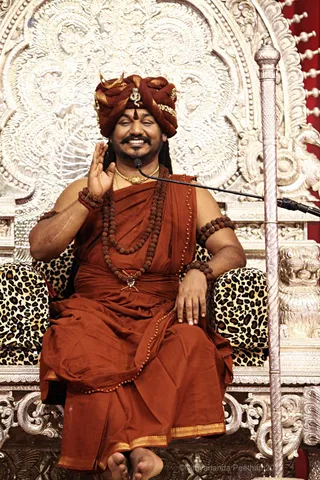 http://nithyananda.org/sites/default/files/photo-gallery/2017-10-Oct-31-nithyananda-diary_bengaluru-mss-tour-los-angeles-satsang_IMG_2537.jpg