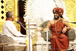 http://nithyananda.org/sites/default/files/photo-gallery/2017-10-Oct-7_nithyananda-diary_bengaluru-aadheenam_nithya-satsang-ask-the-avatar_IMG_7429.JPG