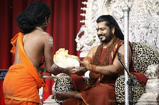 https://nithyananda.org/sites/default/files/photo-gallery/2017-11-Nov-12-nithyananda-diary_bengaluru-adheenam_shiva-deeksha_IMG_2834.jpg?1510743336
