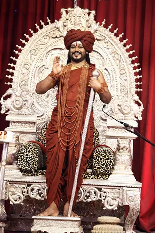 https://nithyananda.org/sites/default/files/photo-gallery/2017-11-Nov-14-nithyananda-diary_bengaluru-adheenam_nithya-satsang_IMG_4033.jpg?1510753044