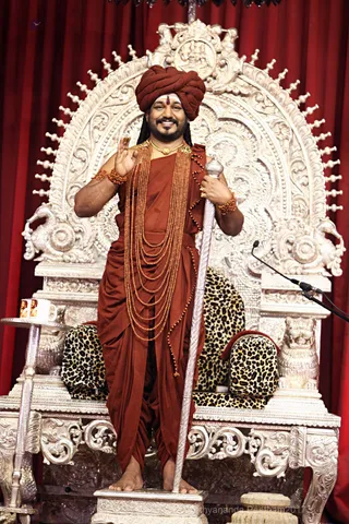 https://nithyananda.org/sites/default/files/photo-gallery/2017-11-Nov-14-nithyananda-diary_bengaluru-adheenam_nithya-satsang_IMG_4040.jpg?1510753052