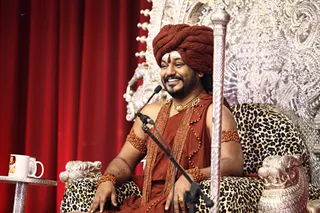 https://nithyananda.org/sites/default/files/photo-gallery/2017-11-Nov-14-nithyananda-diary_bengaluru-adheenam_nithya-satsang_IMG_4215.jpg?1510753082