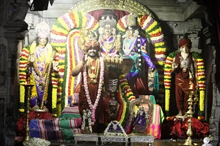 https://nithyananda.org/sites/default/files/photo-gallery/2017-11-Nov-23-nithyananda-diary_bengaluru-adheenam_nithyanandeshwara-brahmotsavam-dhwajarohanam_IMG_7291.jpg?1511454216