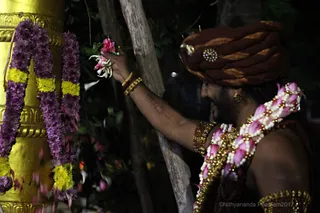 https://nithyananda.org/sites/default/files/photo-gallery/2017-11-Nov-23-nithyananda-diary_bengaluru-adheenam_nithyanandeshwara-brahmotsavam-dhwajarohanam_IMG_7370.jpg?1511454252