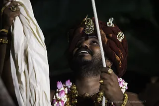 https://nithyananda.org/sites/default/files/photo-gallery/2017-11-Nov-23-nithyananda-diary_bengaluru-adheenam_nithyanandeshwara-brahmotsavam-dhwajarohanam_IMG_7411.jpg?1511454269