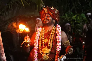https://nithyananda.org/sites/default/files/photo-gallery/2017-11-Nov-23-nithyananda-diary_bengaluru-adheenam_nithyanandeshwara-brahmotsavam-dhwajarohanam_IMG_7501.jpg?1511454363