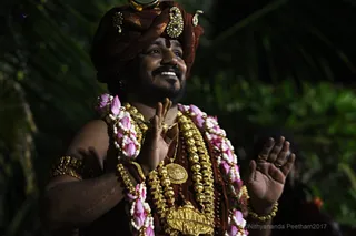 https://nithyananda.org/sites/default/files/photo-gallery/2017-11-Nov-23-nithyananda-diary_bengaluru-adheenam_nithyanandeshwara-brahmotsavam-dhwajarohanam_IMG_7575.jpg?1511454374