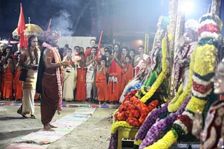 https://nithyananda.org/sites/default/files/photo-gallery/2017-11-Nov-23-nithyananda-diary_bengaluru-adheenam_nithyanandeshwara-brahmotsavam-dhwajarohanam_IMG_7613.jpg?1511454400
