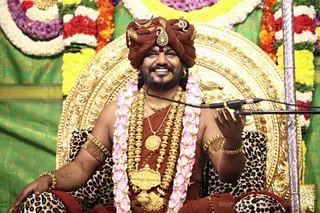https://nithyananda.org/sites/default/files/photo-gallery/2017-11-Nov-23-nithyananda-diary_bengaluru-adheenam_tamil-nithya-satsang_IMG_8176.jpg?1511454580