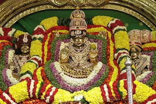 https://nithyananda.org/sites/default/files/photo-gallery/2017-11-Nov-26_nithyananda-diary_bengaluru-aadheenam_nithya-satsang_IMG_0030.JPG?1511772005
