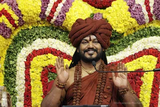 https://nithyananda.org/sites/default/files/photo-gallery/2017-11-Nov-29-nithyananda-diary_bengaluru-aadheenam_nithya-satsang_IMG_0156.jpg?1512127608