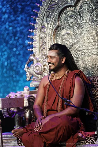 https://nithyananda.org/sites/default/files/photo-gallery/2017-12-Dec-02-nithyananda-diary_bengaluru-aadheenam_25-states-of-consciousness-session_7T7A9084.jpg?1515827609