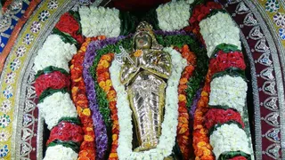 https://nithyananda.org/sites/default/files/photo-gallery/2017-12-Dec-02-nithyananda-diary_bengaluru-aadheenam_aadheenam-glimpses-procession_DSC00480_0.jpg?1512294072